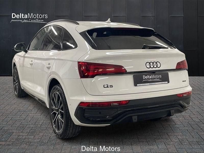 Käytetty Audi Q5 S-Line 204 HP (150 kW) 2022 Valkoinen Katumaasturi