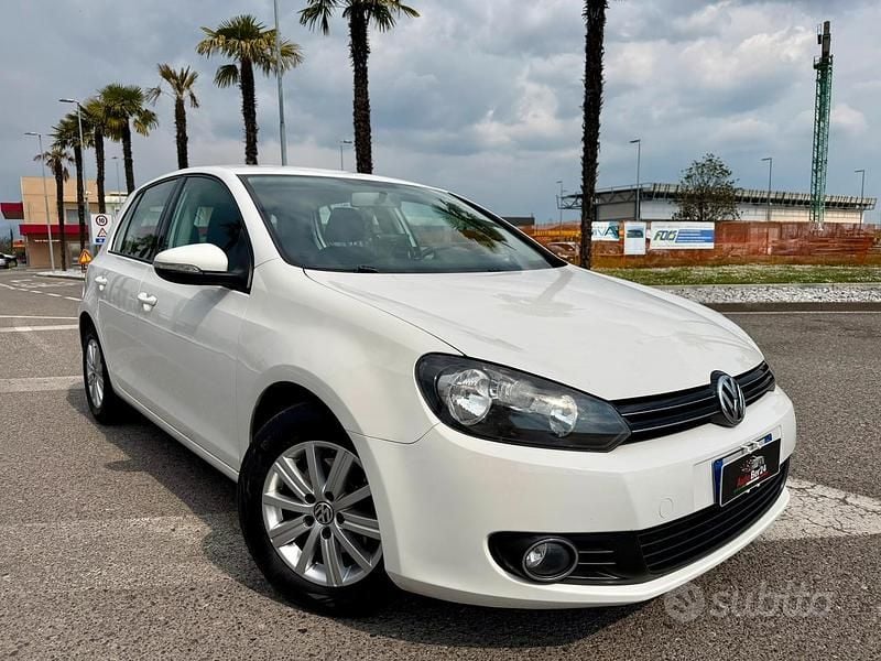 Usata VW Golf VI Edition 105 CV (77 kW) 2011 Bianco Utilitaria