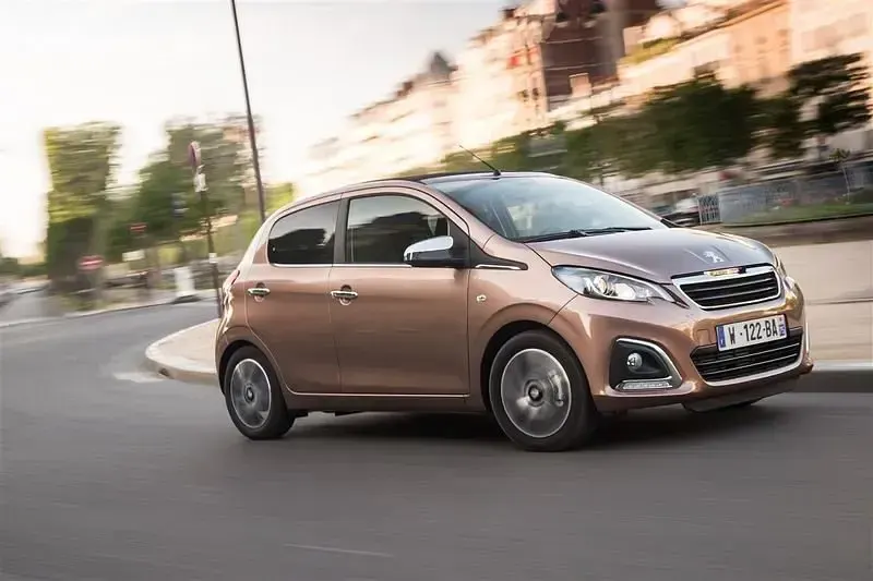 Usata Peugeot 108 Active 69 CV (50 kW) 2015 Grigio Utilitaria