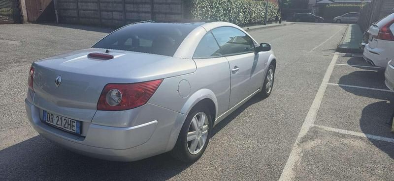 Usata Renault Mégane Cabriolet Dynamique 113 CV (83 kW) 2007 Cabrio