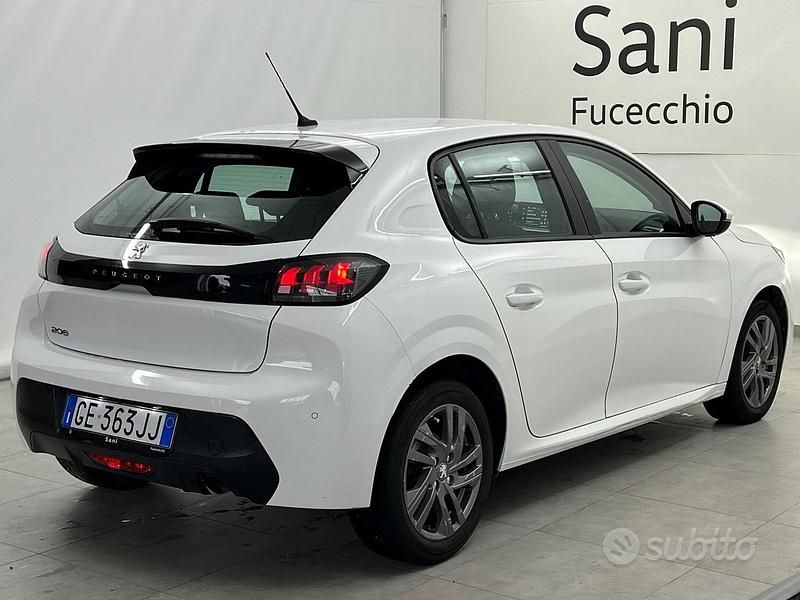 Usata Peugeot 208 Active 102 CV (75 kW) 2021 Bianco Utilitaria