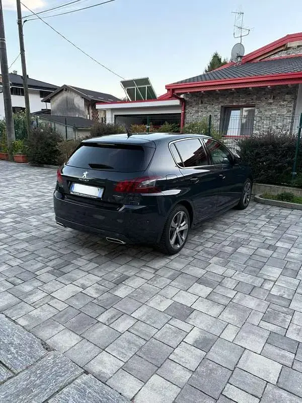 Usata Peugeot 308 GT-line 131 CV (96 kW) 2021 Berlina