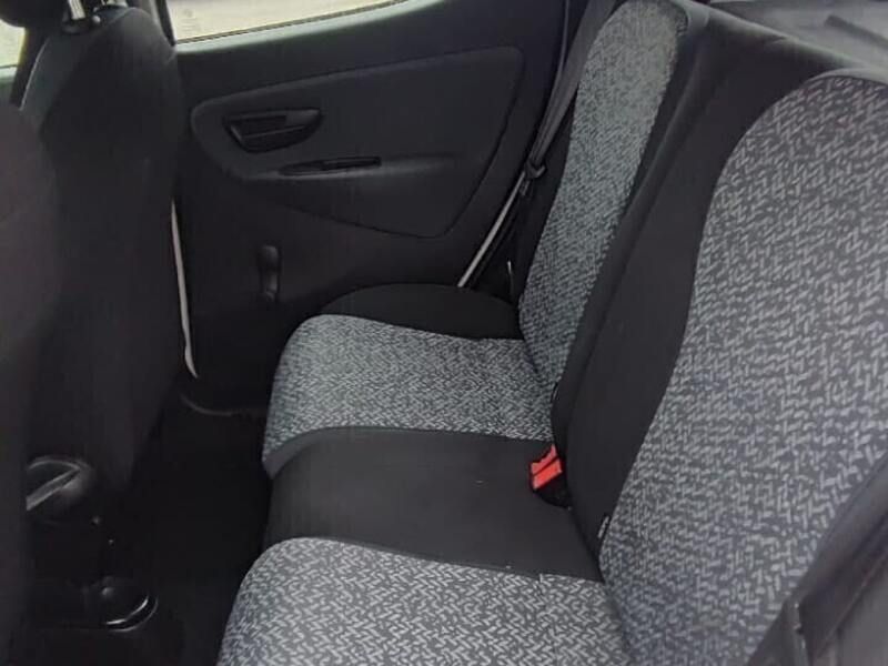 Usata Lancia Ypsilon Gold 69 CV (50 kW) 2021 Bianco Utilitaria