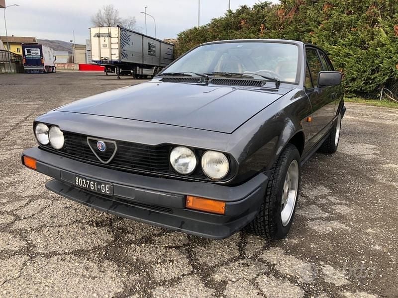Marrone Usata 1983 Alfa Romeo Alfetta Coupé | 10.500 € - Immagine 1/4