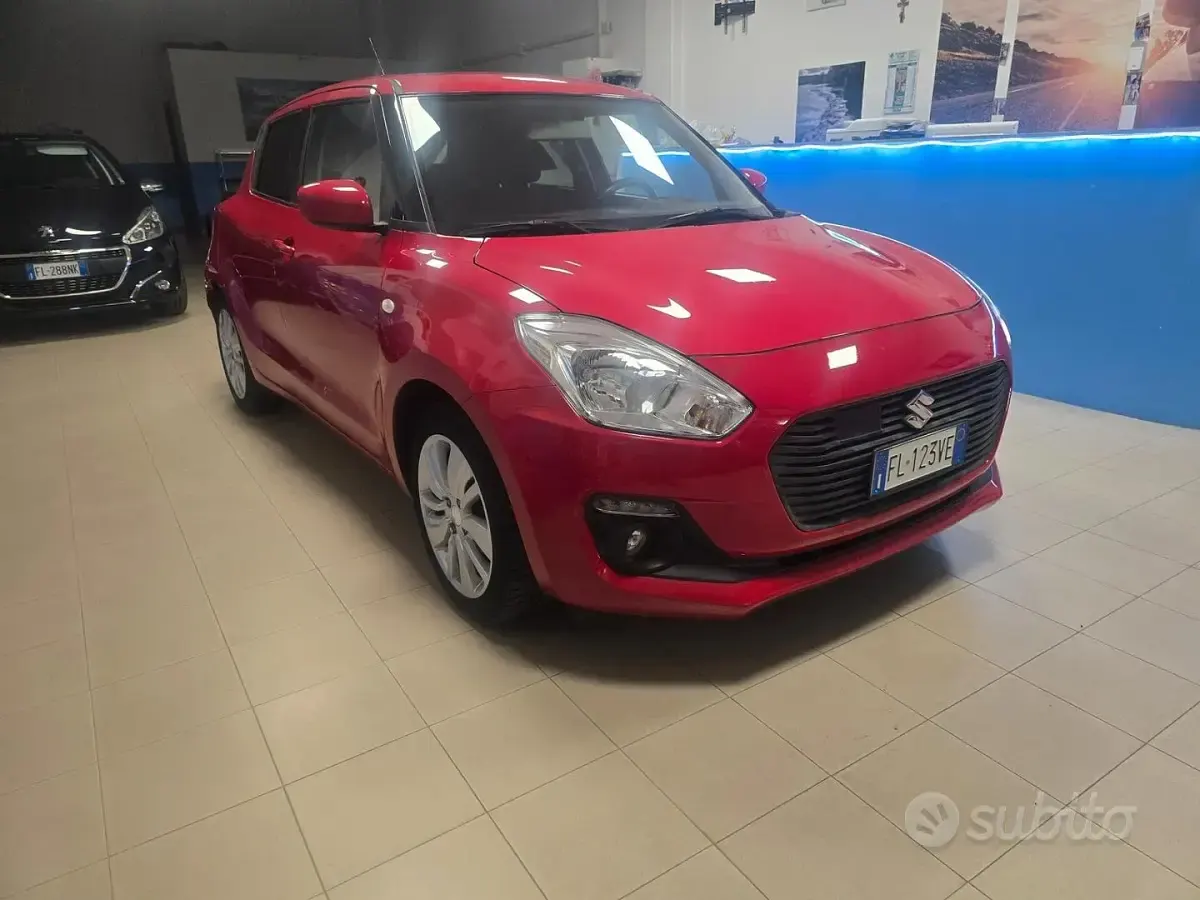 Usata Suzuki Swift 68 CV (50 kW) 2017 Rosso Utilitaria