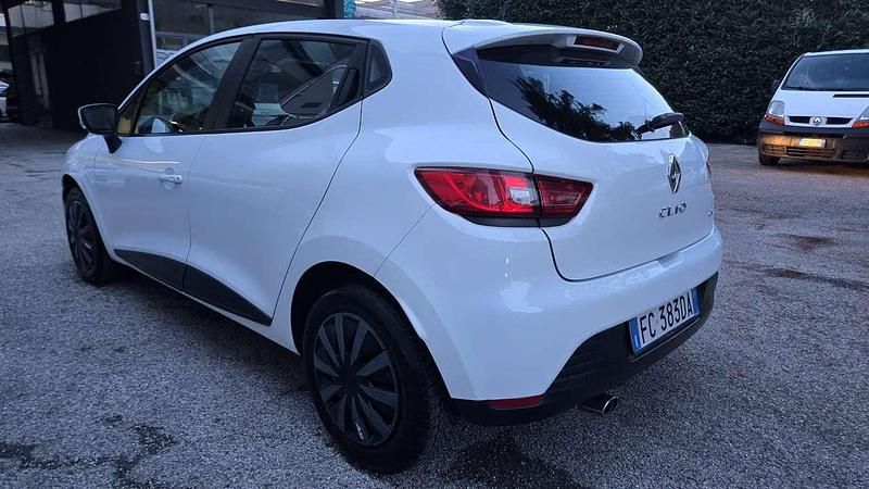 Usata Renault Clio IV Life 75 CV (55 kW) 2015 Bianco Berlina