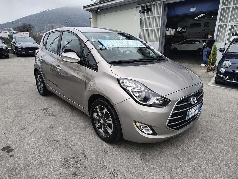 Usata Hyundai ix20 Xpossible 90 CV (66 kW) 2017 Argento Utilitaria