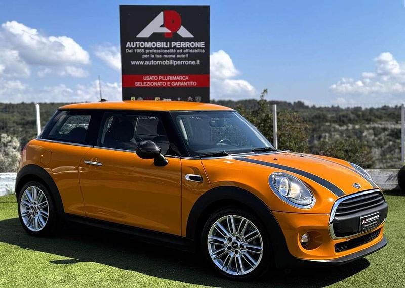 Usata Mini One D 95 CV (69 kW) 2016 Volcanic orange Utilitaria
