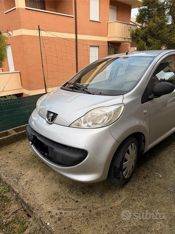 Usata Peugeot 107 68 CV (50 kW) 2007 Utilitaria