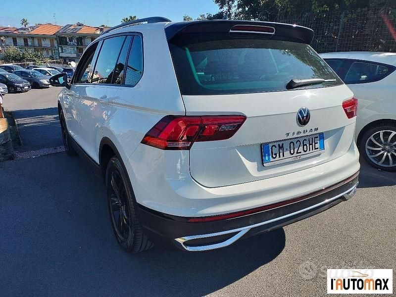Usata VW Tiguan R-line 150 CV (110 kW) 2023 Bianco SUV