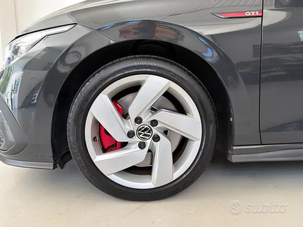 Usata VW Golf VIII GTI 245 CV (180 kW) 2021 Grigio Berlina