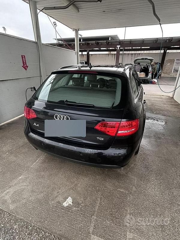 Usata Audi A4 143 CV (105 kW) 2010 Nero Station wagon
