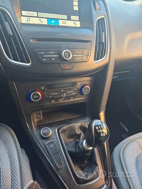 Usata Ford Focus Titanium X 120 CV (88 kW) 2017 Grigio Station wagon