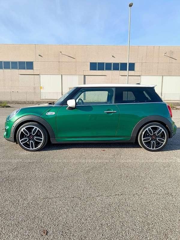Usata Mini John Cooper Works 192 CV (141 kW) 2020 Verde Utilitaria