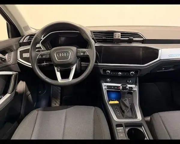 Usata Audi Q3 Advanced 150 CV (110 kW) 2025 Grigio atomico metallizzato SUV