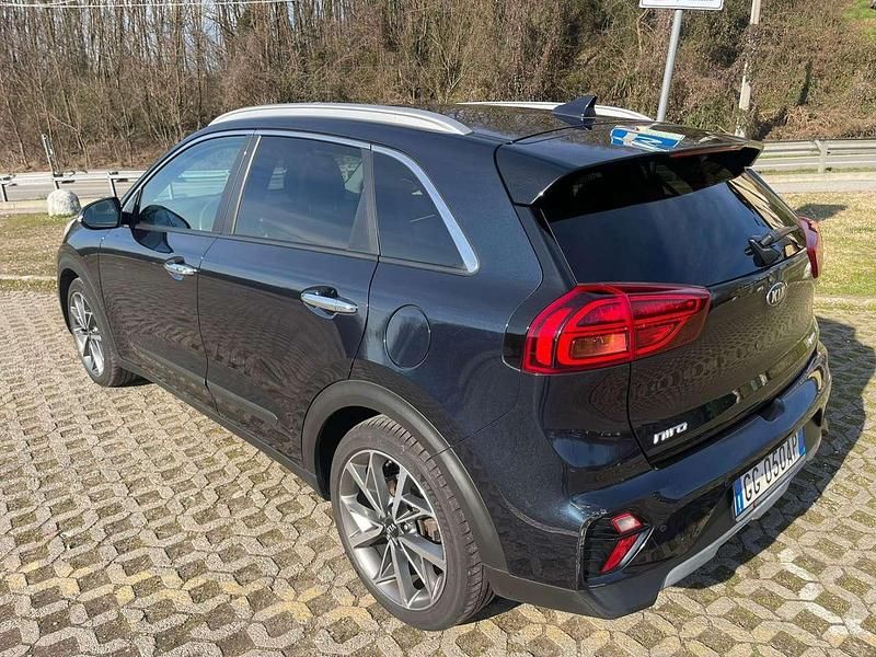 Usata Kia Niro Urban 105 CV (77 kW) 2021 Grigio SUV