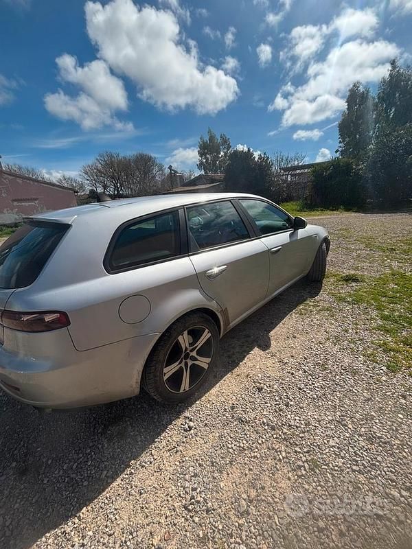 Usata Alfa Romeo 159 150 CV (110 kW) 2006 Grigio Station wagon