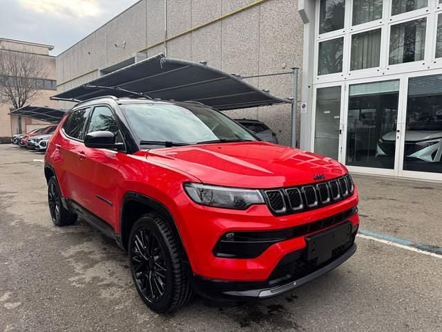 Usata Jeep Compass 240 CV (176 kW) 2023 Rosso pastello SUV