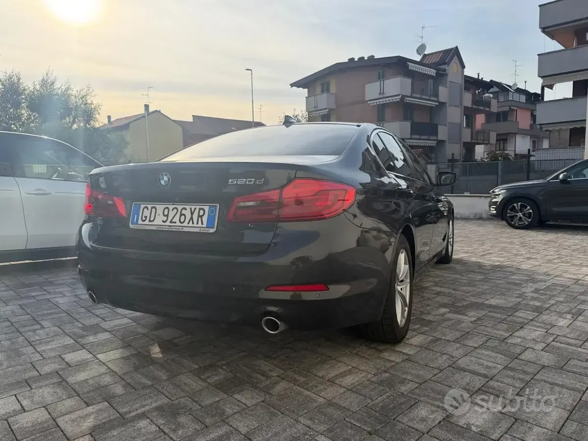 Usata BMW 520 Luxury Line 190 CV (139 kW) 2019 Grigio Berlina