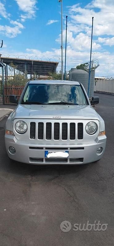 Grigio Usata 2008 Jeep Patriot Limited SUV | 6990 € (Buon prezzo) - Immagine 1/4