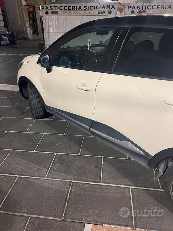 Usata Renault Captur 90 CV (66 kW) 2014 SUV