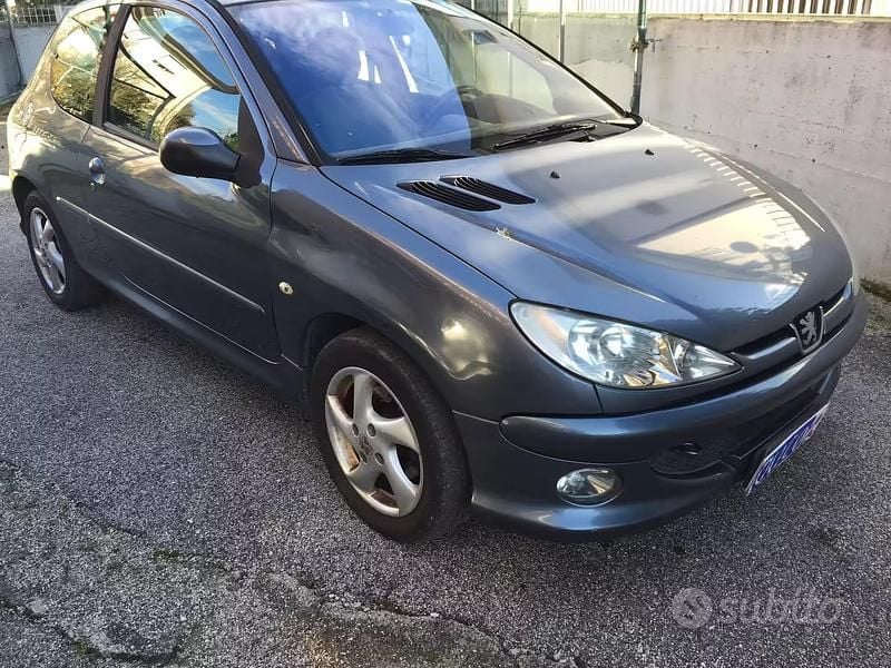 Usata Peugeot 206 88 CV (64 kW) 2006 Grigio Utilitaria