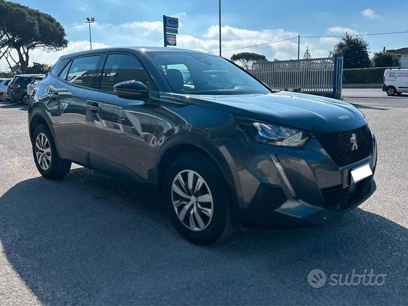 Usata Peugeot 2008 Active 102 CV (75 kW) 2023 Grigio SUV