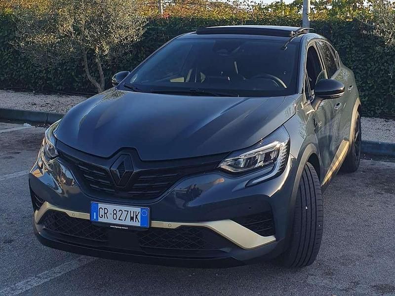 Usata Renault Captur Engineered 145 CV (106 kW) 2023 Blu/azzurro SUV