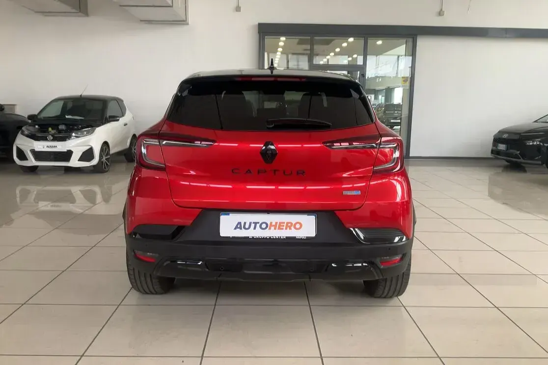 Usata Renault Captur Rive Gauche 143 CV (105 kW) 2022 Rosso SUV
