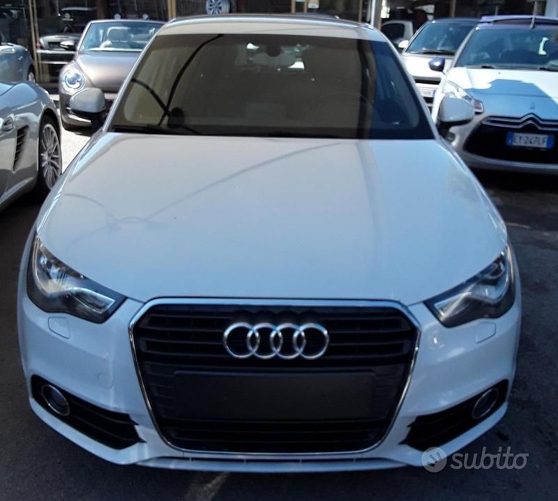Bianco Usata 2013 Audi A1 Ambition Due volumi | 10.800 € (Buon prezzo) - Immagine 1/4