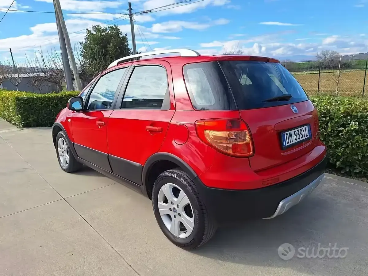 Usata Fiat Sedici 120 CV (88 kW) 2008 Rosso SUV