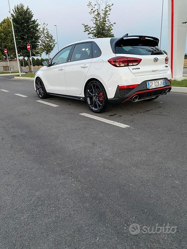 Begagnad Hyundai i30 N Performance 280 HK (205 kW) 2022 Vit Sedan