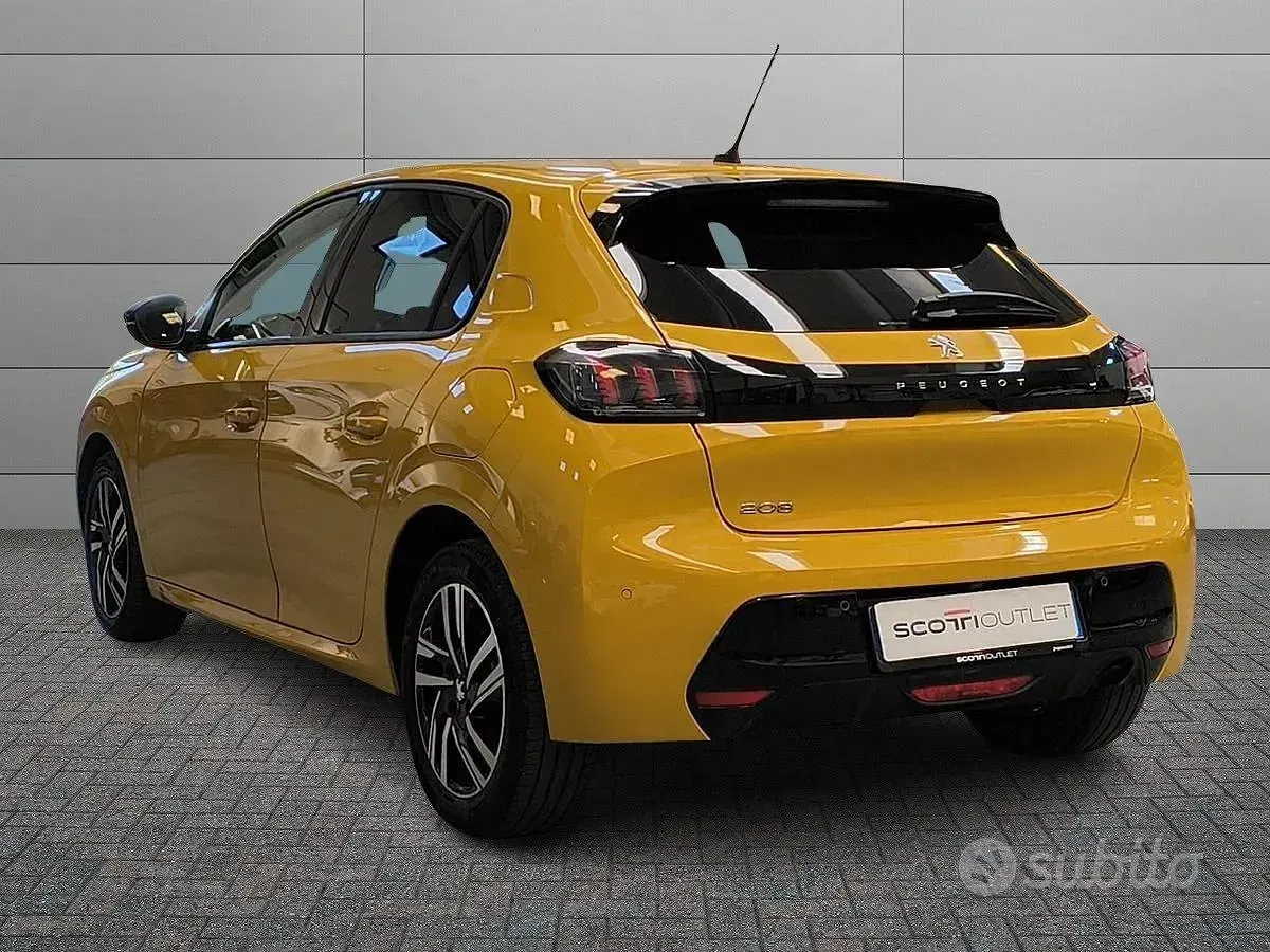 Usata Peugeot 208 Allure 74 CV (54 kW) 2022 Giallo Utilitaria