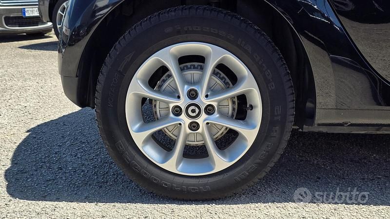 Begagnad Smart ForFour Passion 90 HK (66 kW) 2016 Svart Halvkombi