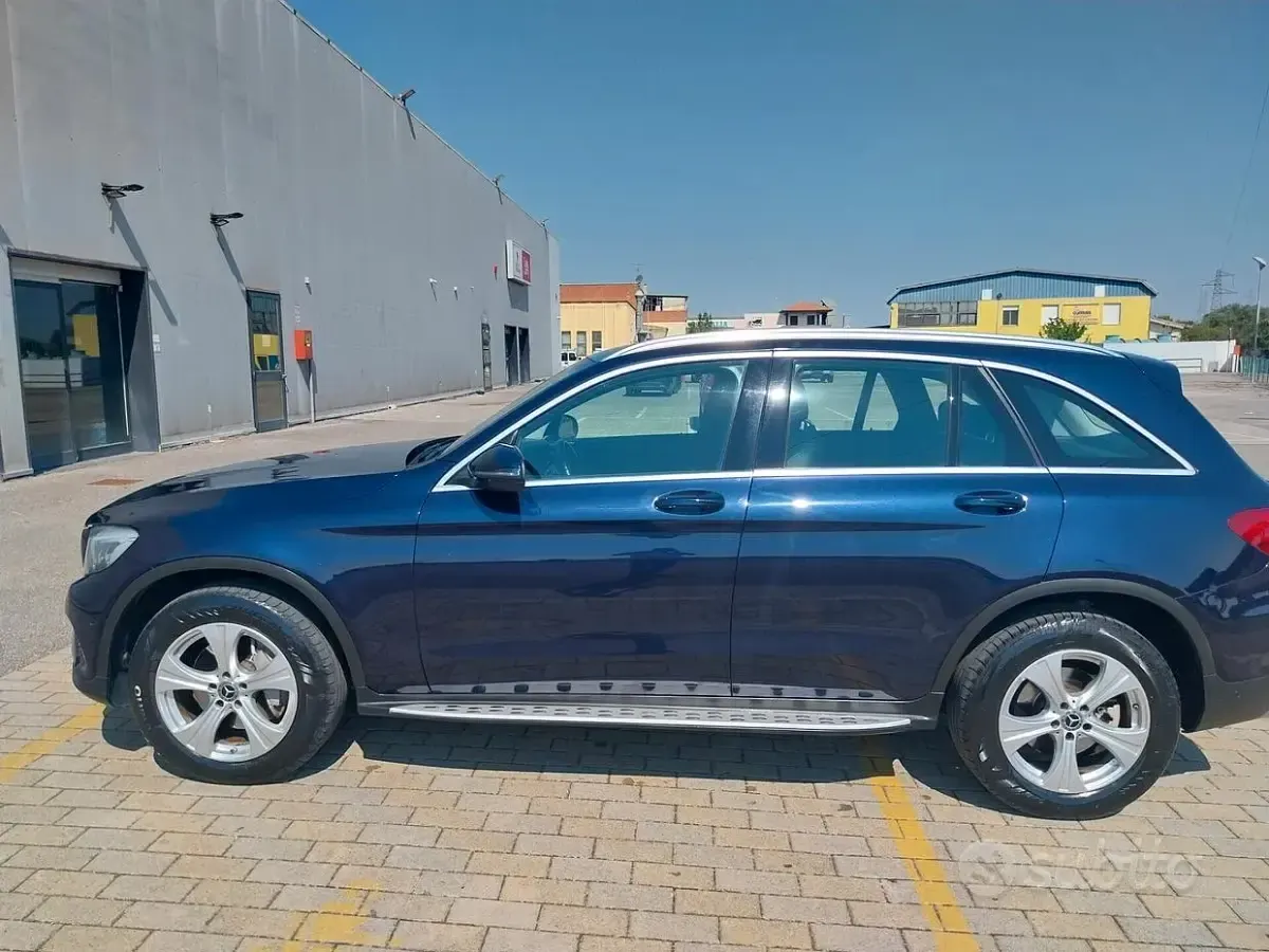Usata Mercedes GLC250 204 CV (150 kW) 2018 Blu SUV