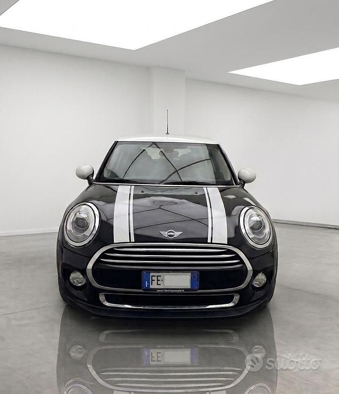Usata Mini Cooper D Business 116 CV (85 kW) 2016 Nero Utilitaria