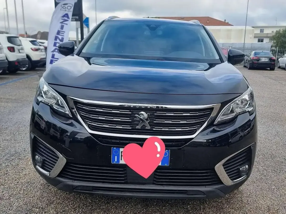 Usata Peugeot 5008 Allure 131 CV (96 kW) 2019 Nero SUV
