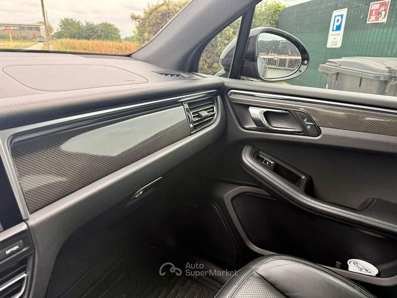 Usata Porsche Macan Turbo 245 CV (180 kW) 2019 Nero SUV