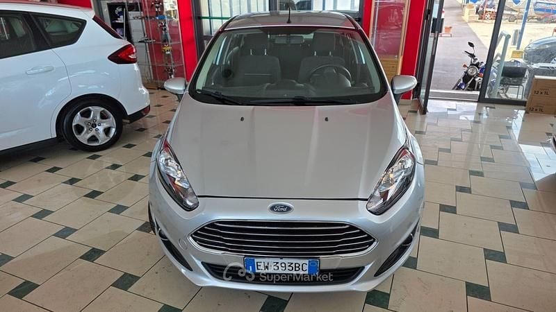 Usata Ford Fiesta Titanium 75 CV (55 kW) 2014 Argento Utilitaria