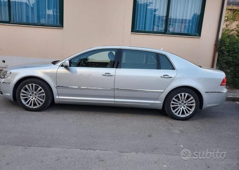 Argento Usata 2011 VW Phaeton Tre volumi | 12.500 € - Immagine 1/4
