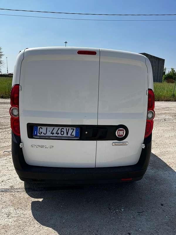 Käytetty Fiat Doblò Active 90 HP (66 kW) 2022 Valkoinen Tila-auto