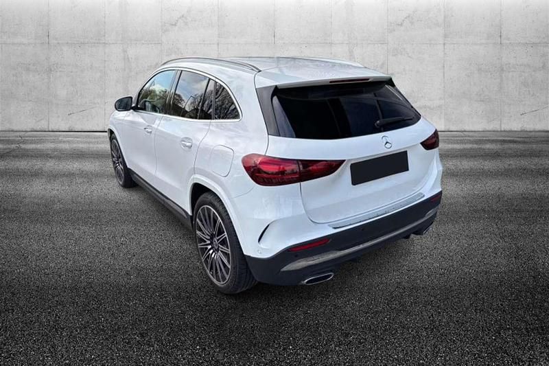 Usata Mercedes GLA200 AMG Line Premium 163 CV (119 kW) 2024 Bianco SUV