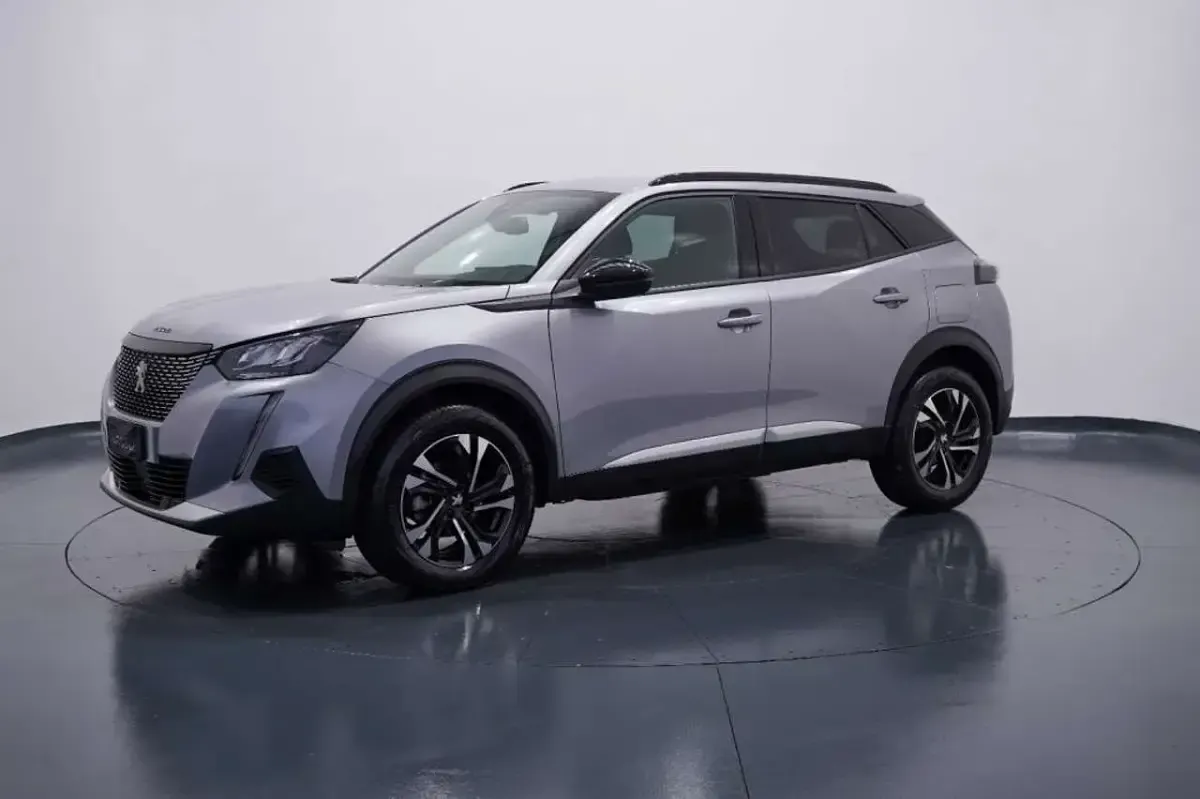 Usata Peugeot 2008 Allure 101 CV (74 kW) 2023 Grigio artense met. SUV