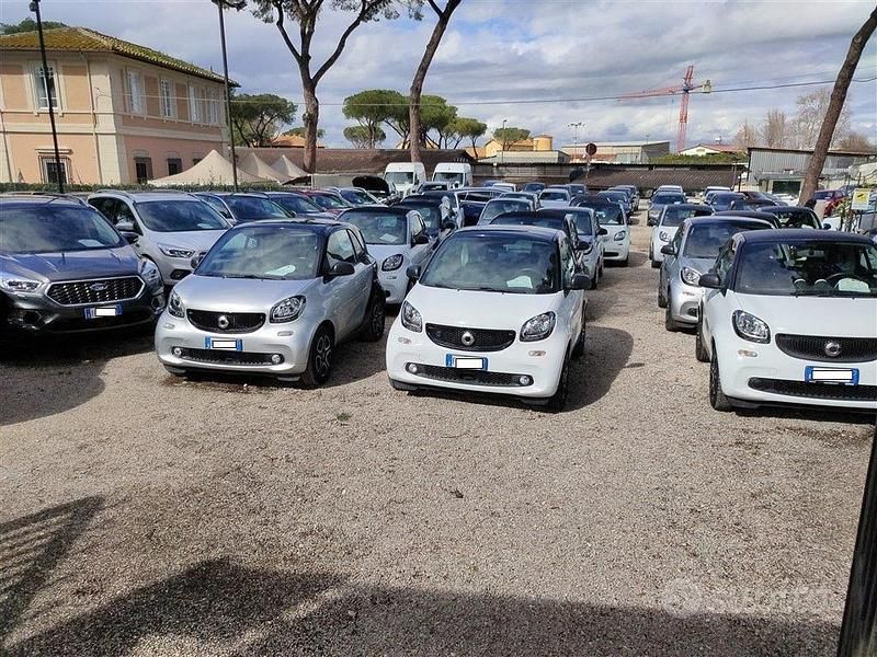 Usata Smart ForFour Passion 71 CV (52 kW) 2015 Nero pastello Utilitaria