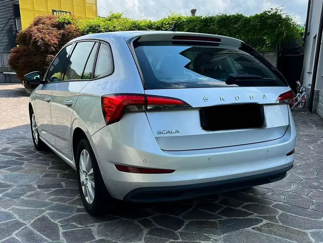 Usata Skoda Scala Style 116 CV (85 kW) 2020 Grigio Utilitaria