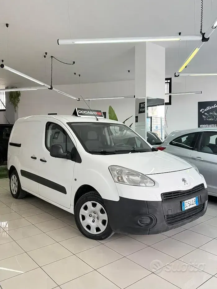 Usata Peugeot Partner Comfort 90 CV (66 kW) 2015 Bianco Monovolume