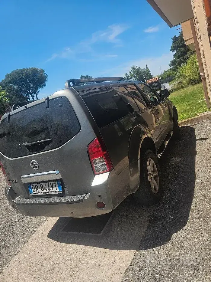 Usata Nissan Pathfinder 171 CV (125 kW) 2008 Verde SUV