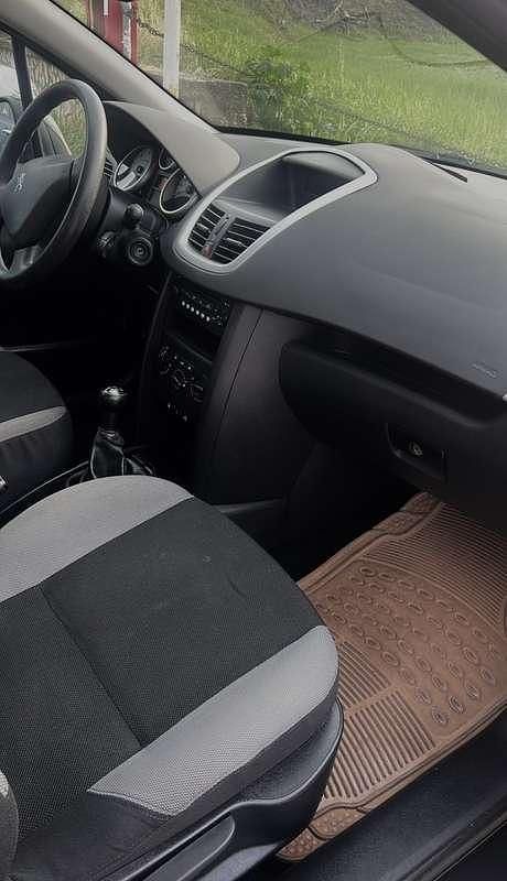 Usata Peugeot 207 68 CV (50 kW) 2007 Berlina