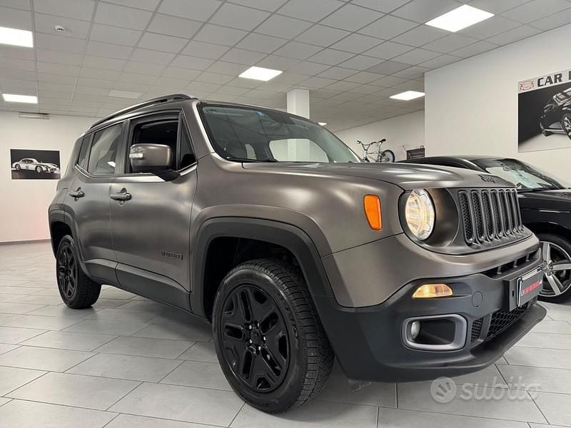 Usata Jeep Renegade Night Eagle 140 CV (102 kW) 2016 Grigio SUV