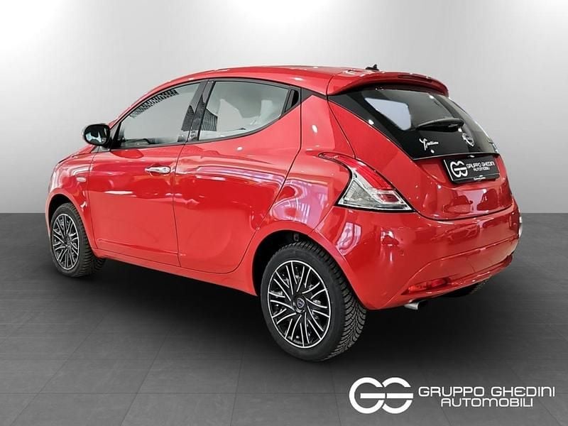 Usata Lancia Ypsilon Gold 69 CV (50 kW) 2020 Rosso Utilitaria